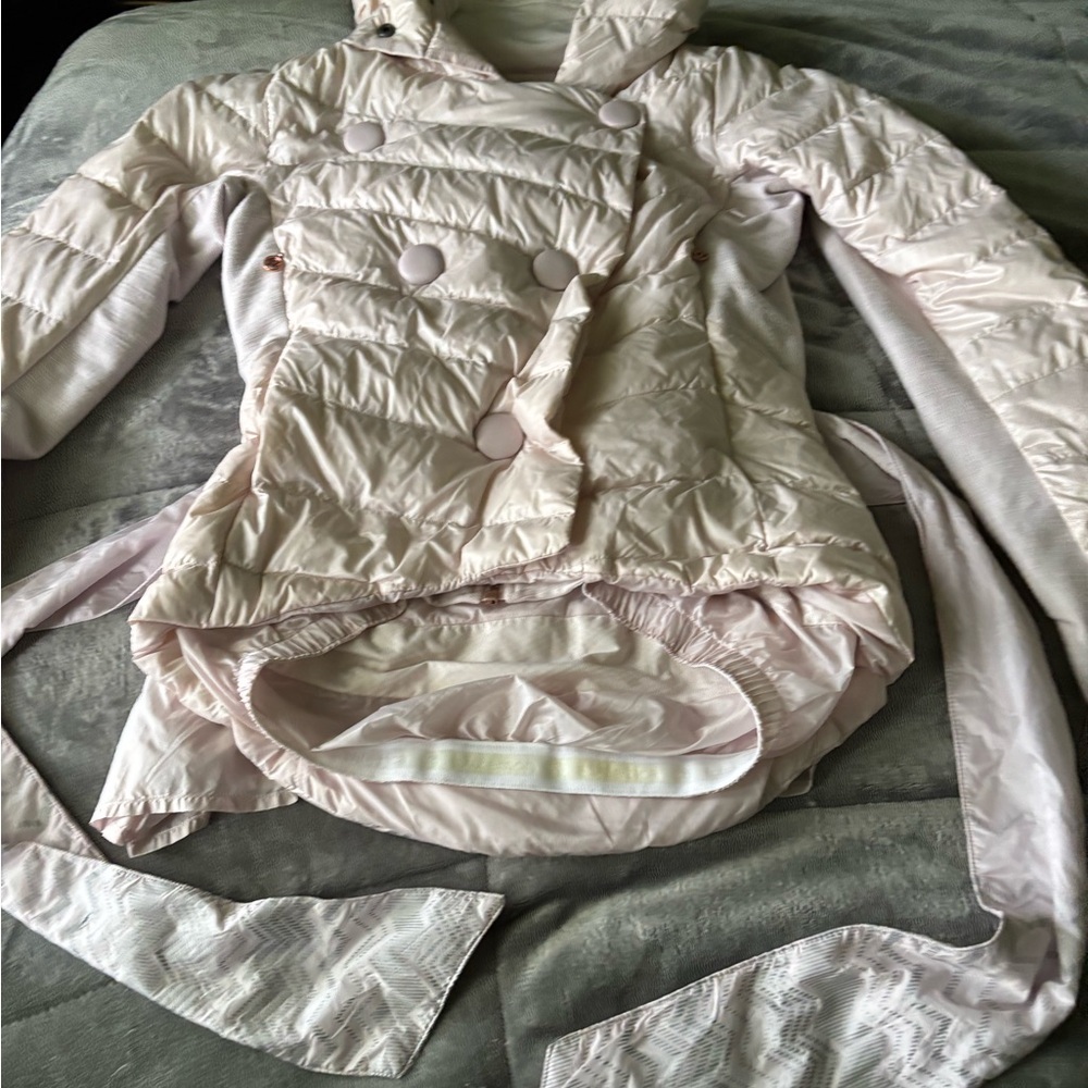 Lululemon Women's Pink Petal Power Cycling  Puffer Jacket With Ties Size 6